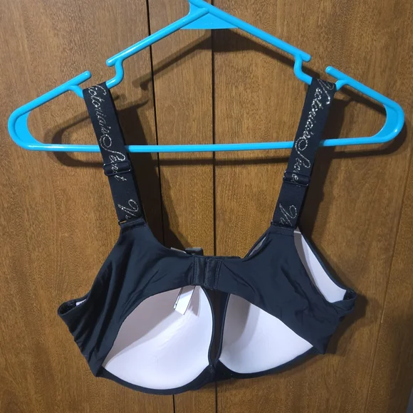 Victoria's Secret Black Bra with Logo Straps - Picture 3 of 5